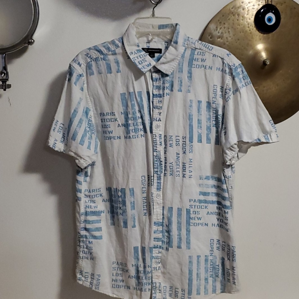 Short sleeves button down shirt